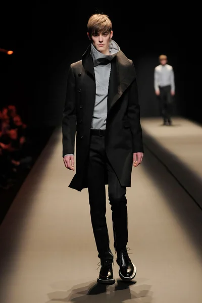 Look 18